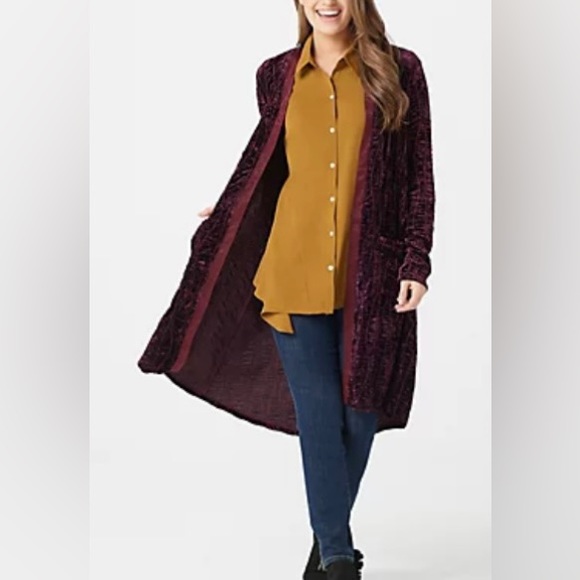U- Maroon Textured Velvet V-Neck Cardigan - Picture 10 of 10